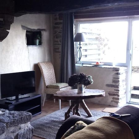 Petite maison dans les Monts d'Arrée TY COZ Commana Exterior foto