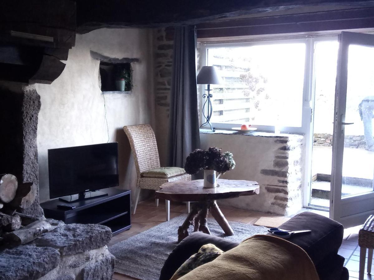 Petite maison dans les Monts d'Arrée TY COZ Commana Exterior foto