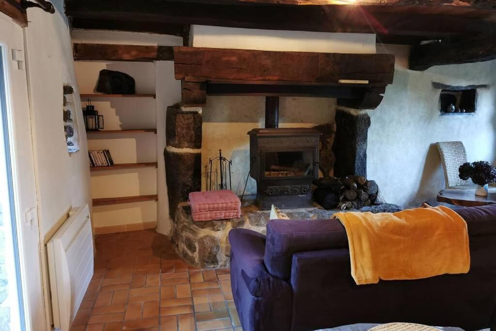 Petite maison dans les Monts d'Arrée TY COZ Commana Exterior foto