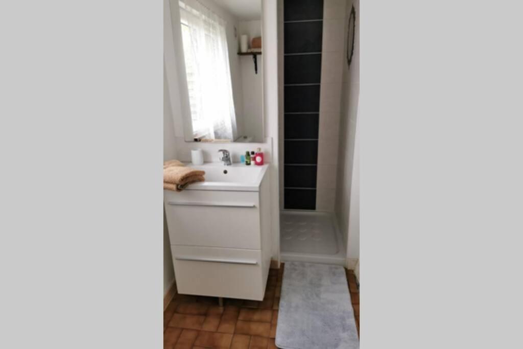Petite maison dans les Monts d'Arrée TY COZ Commana Exterior foto