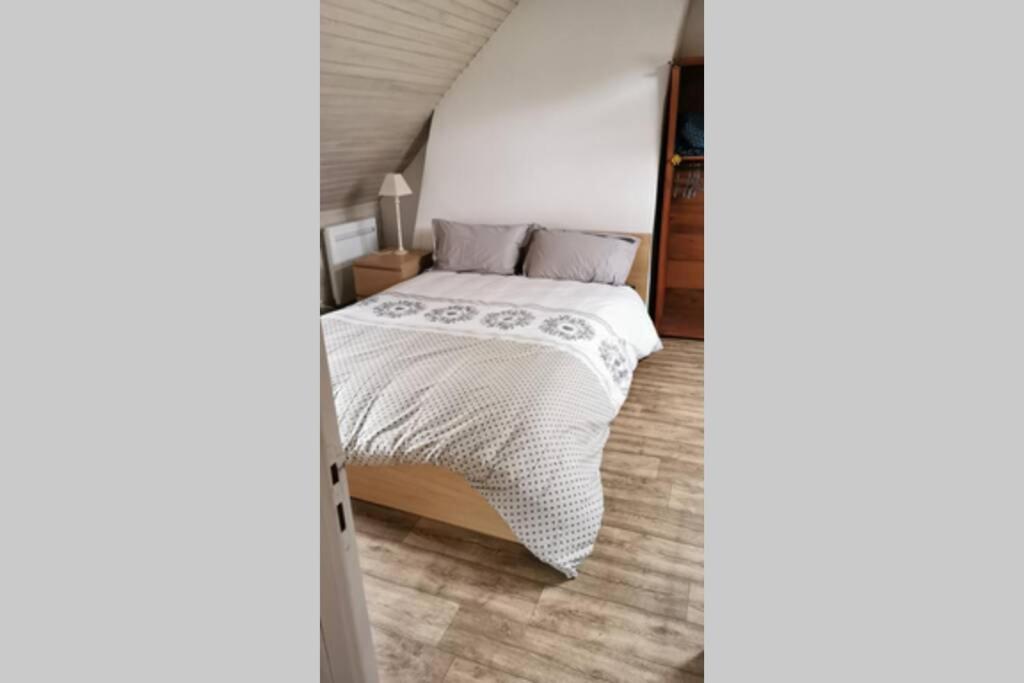 Petite maison dans les Monts d'Arrée TY COZ Commana Exterior foto